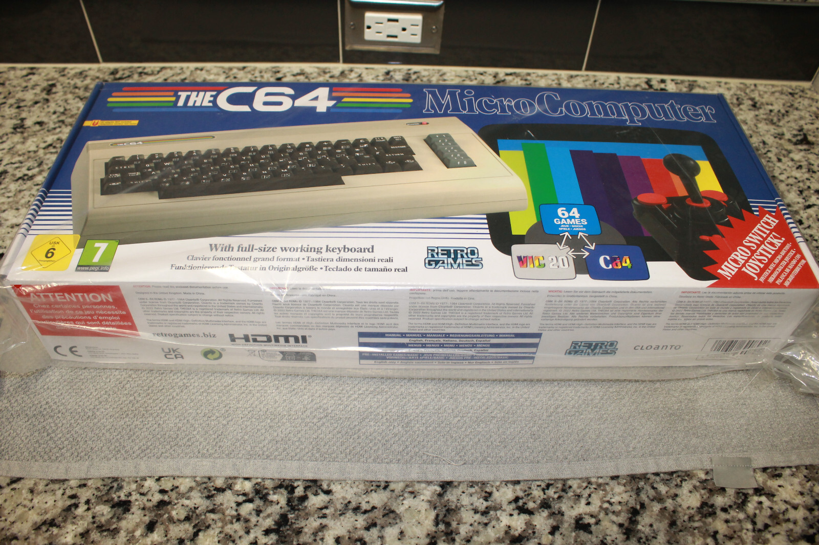 FACTORY SEALED The C64 MAXI RETRO MICRO Computer CONSOLE Commodore 64 & Joystick