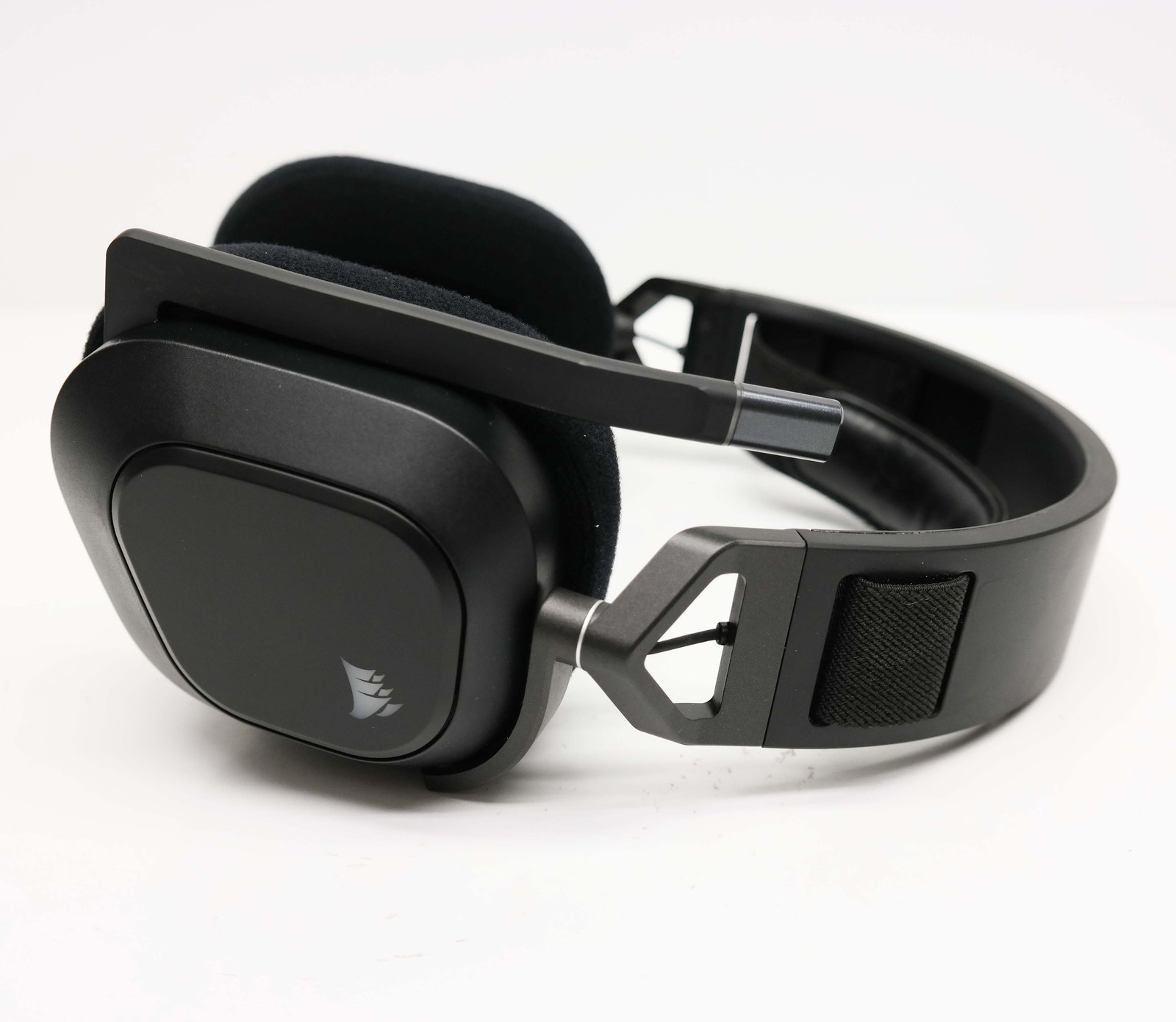 Corsair HS80 RGB Wireless Multiplatform Gaming Headset PC Mac PS5 PS4 ISSUE