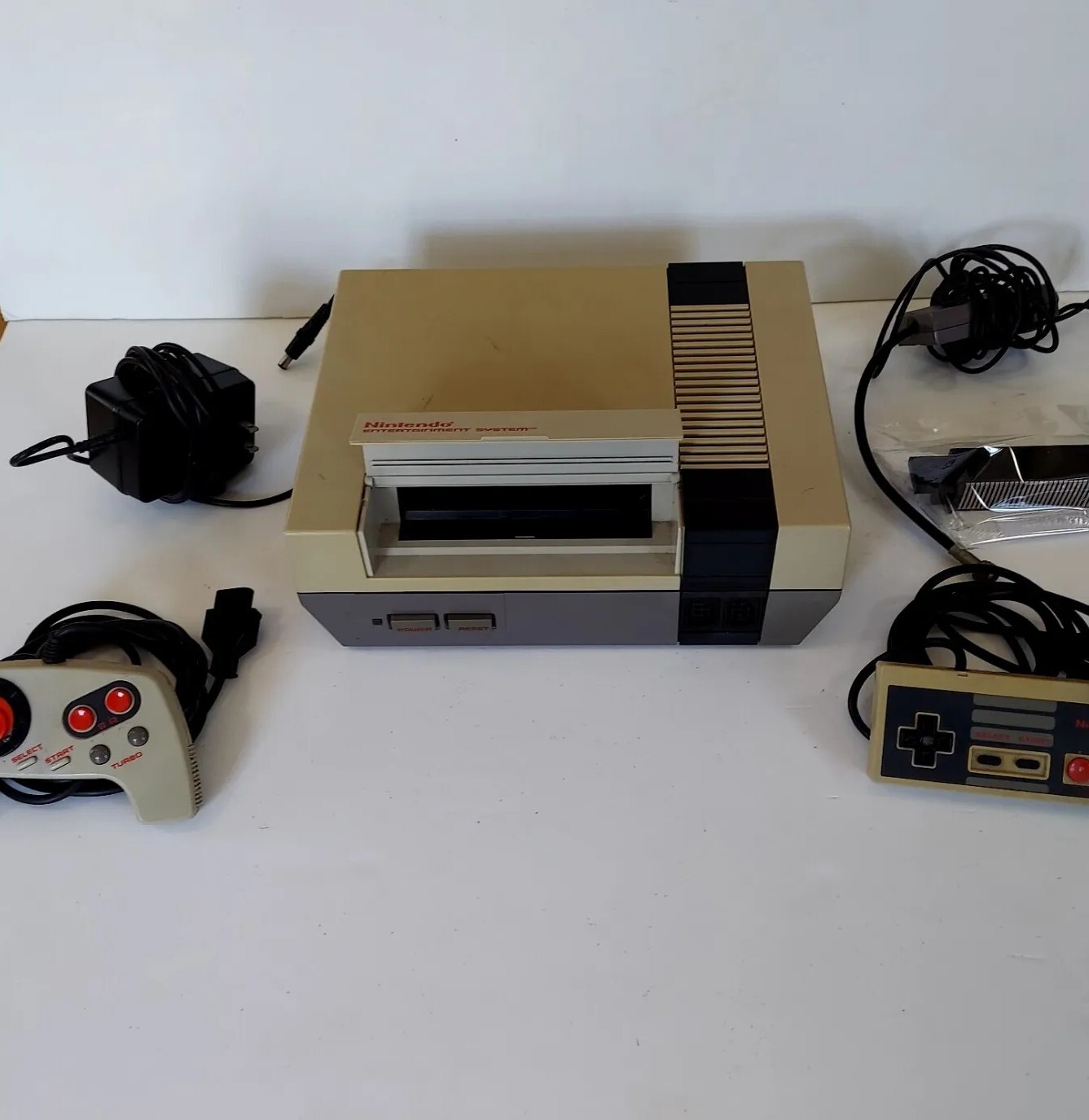 Nintendo NES Console w/Max Turbo Controller (tested/working/read description)