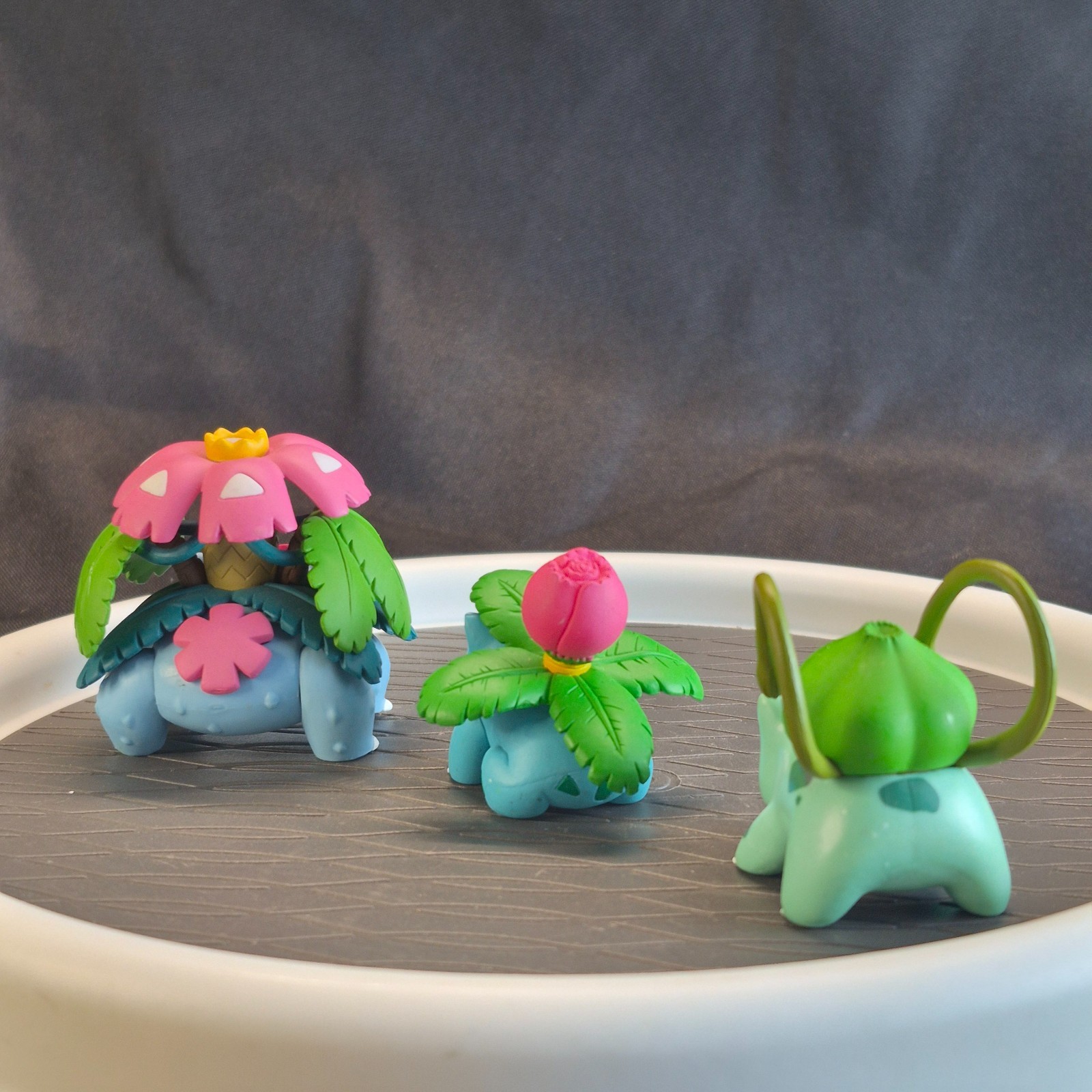 Mega Venusaur Ivysaur Bulbasaur Pokemon Figures Takara Tomy & Jazwares Mid 00’s