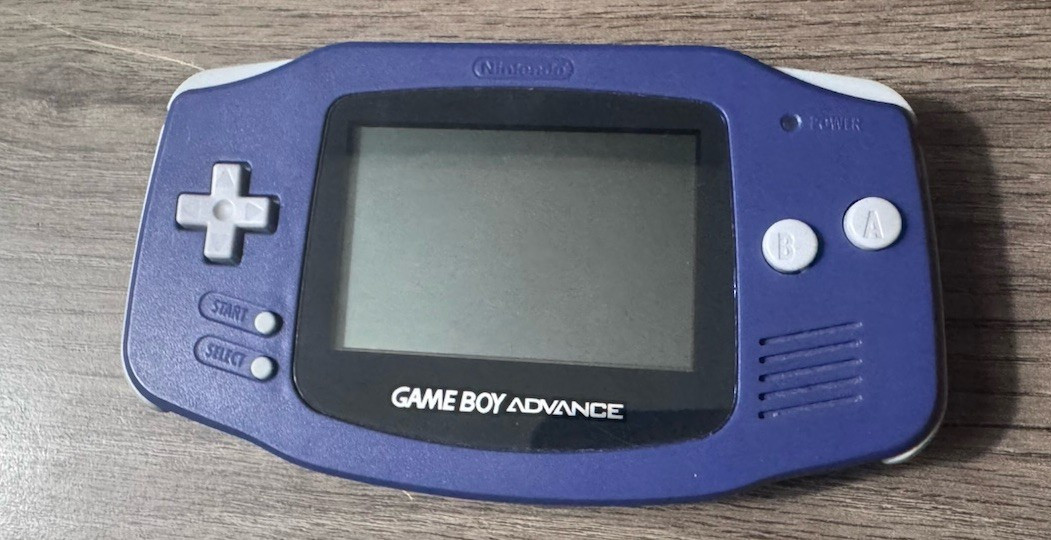 Gameboy Advance Indigo – Tested and working – CLEAN!