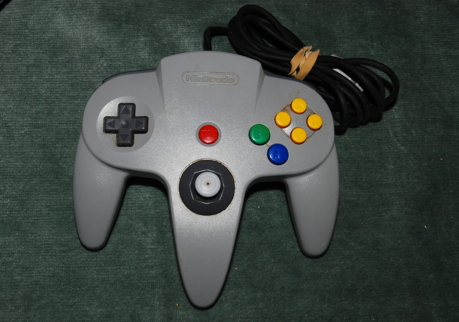 Nintendo 64 Light Gray Controller Genuine OEM Very Good with Tight Stick