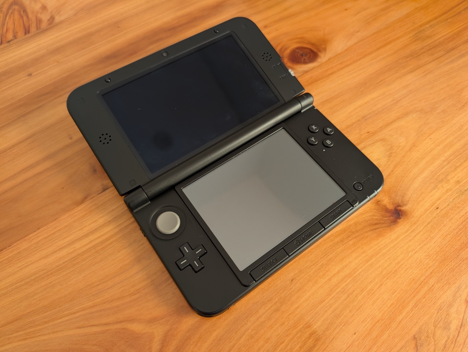 Nintendo 3DS XL Mario & Luigi Dream Team (Limited Edition) – Silver
