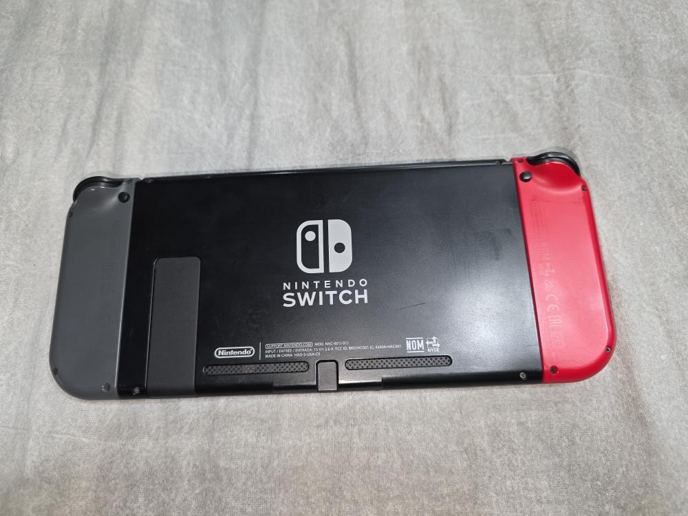 NINTENDO SWITCH HANDHELD – HAC-001(-01) V2 (PIT007410)