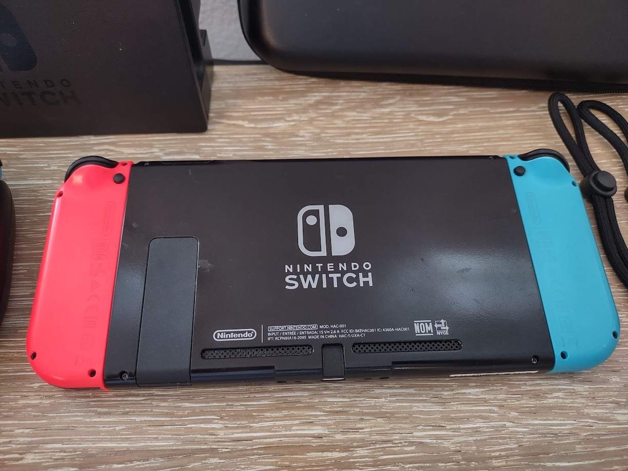 Nintendo Switch 32GB Handheld Console System – Neon Red/Neon Blue LOT Bundle