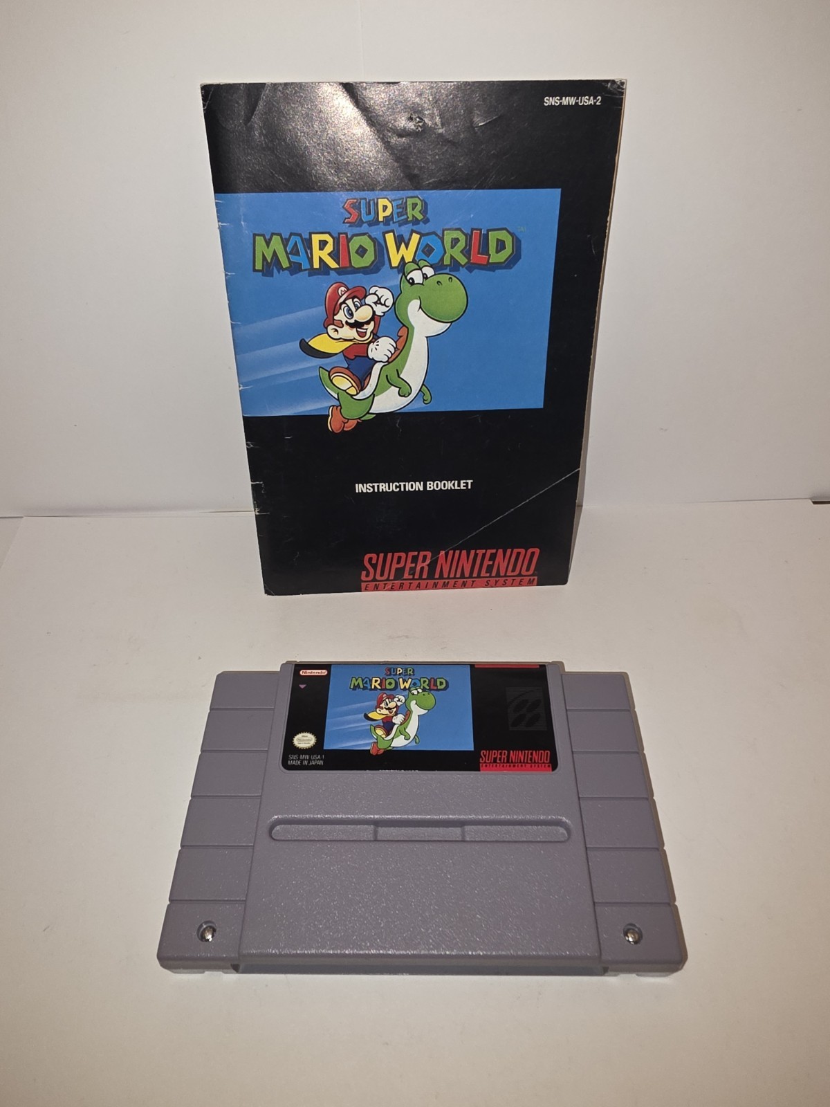 Super Mario World SNES (Super Nintendo 1991) Authentic Cartridge & Booklet