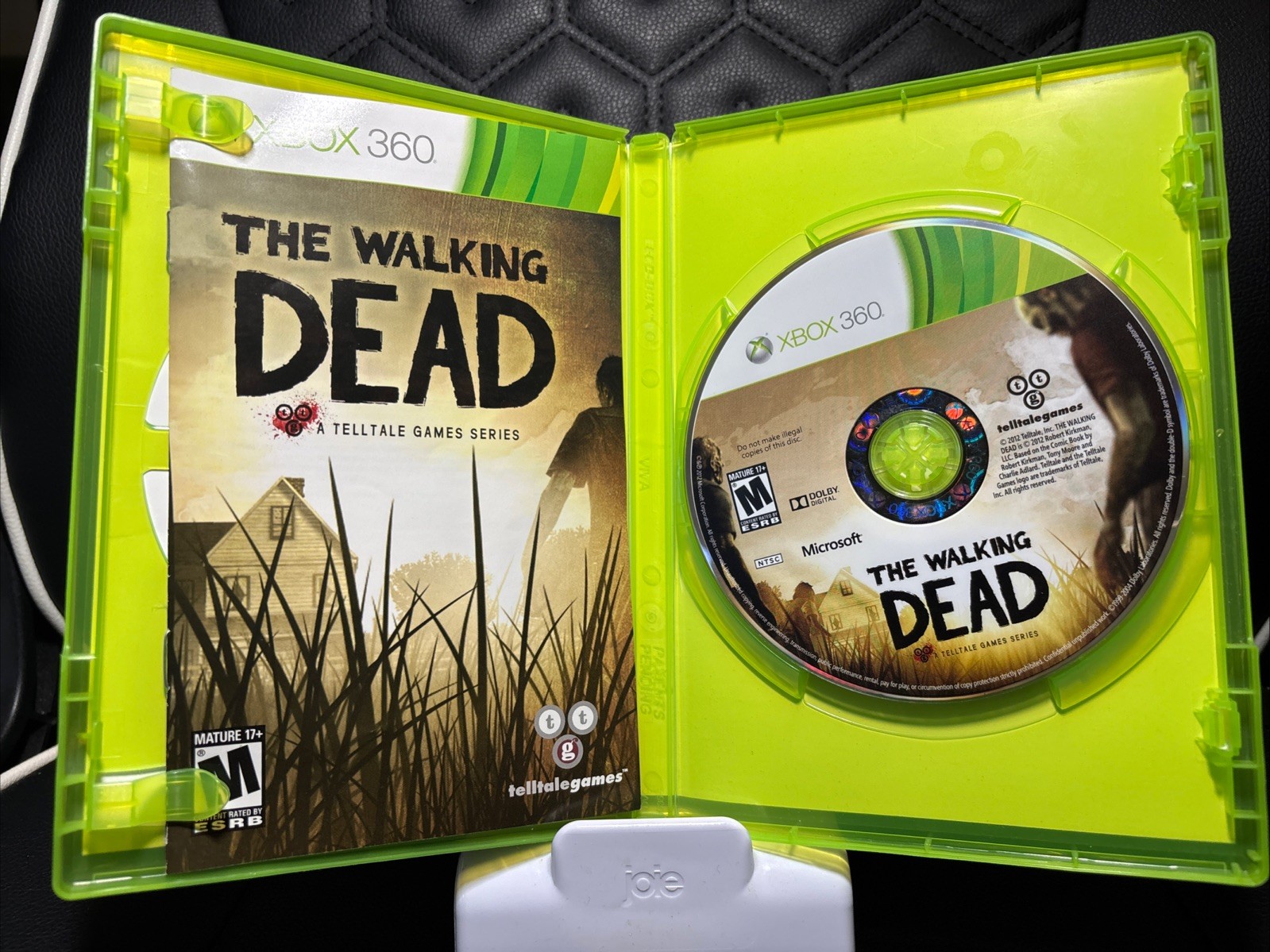 The Walking Dead: A Telltale Games Series (Microsoft Xbox 360, 2012)