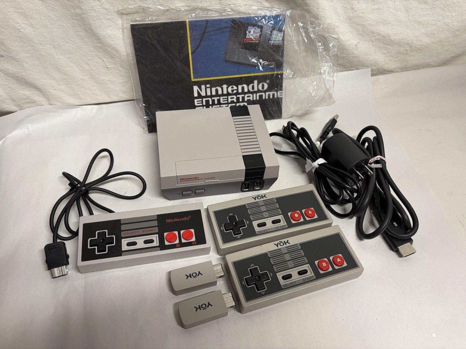 Nintendo NES Classic Edition Mini Authentic Model CLV-001 TESTED W 3 Controllers