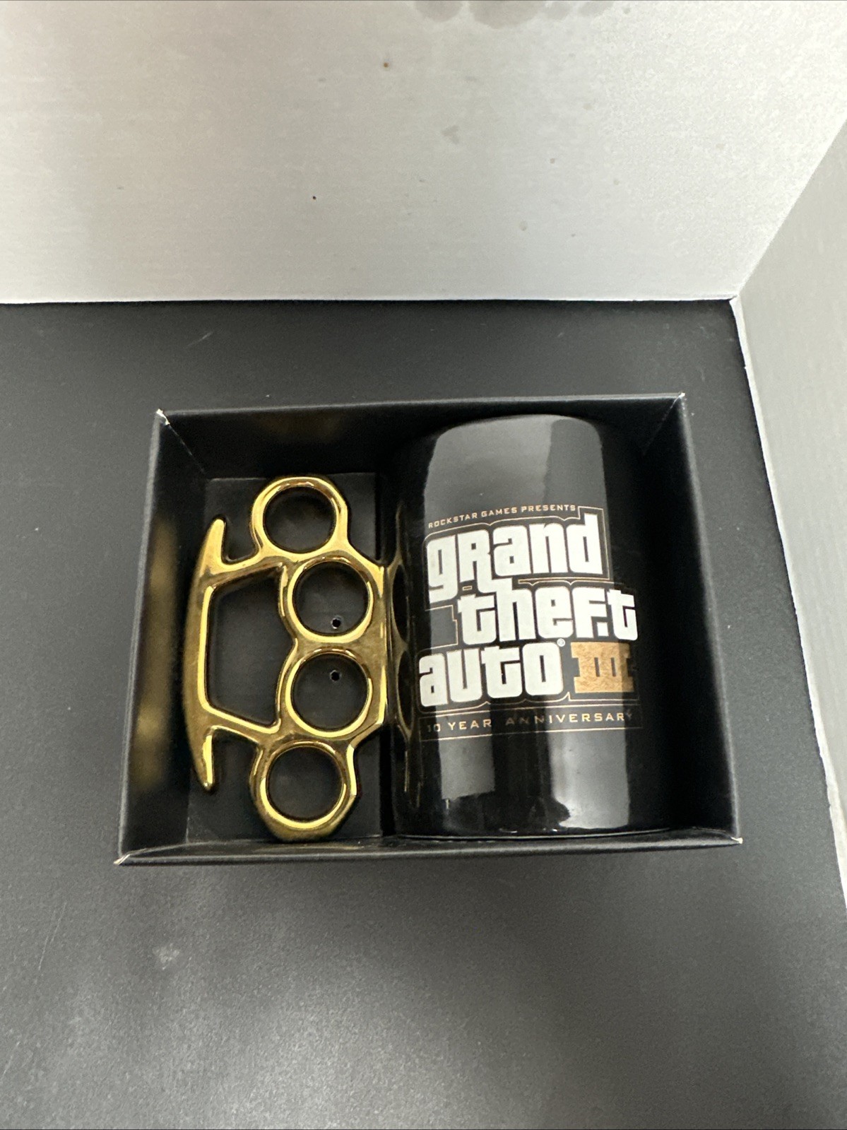 Grand Theft Auto GTA 3 Knuckleduster Mug Rare Rockstar Merchandise Collectible V