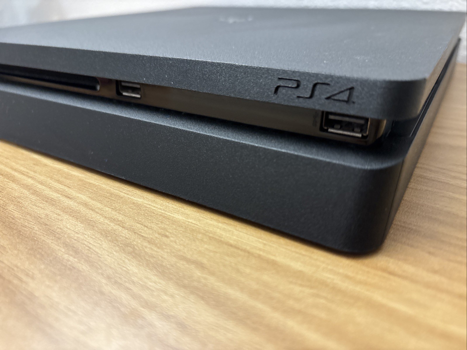 Sony PS4 Slim 1TB CUH-2115B Console Cords, Charger, Controller, FREE SHIPPING