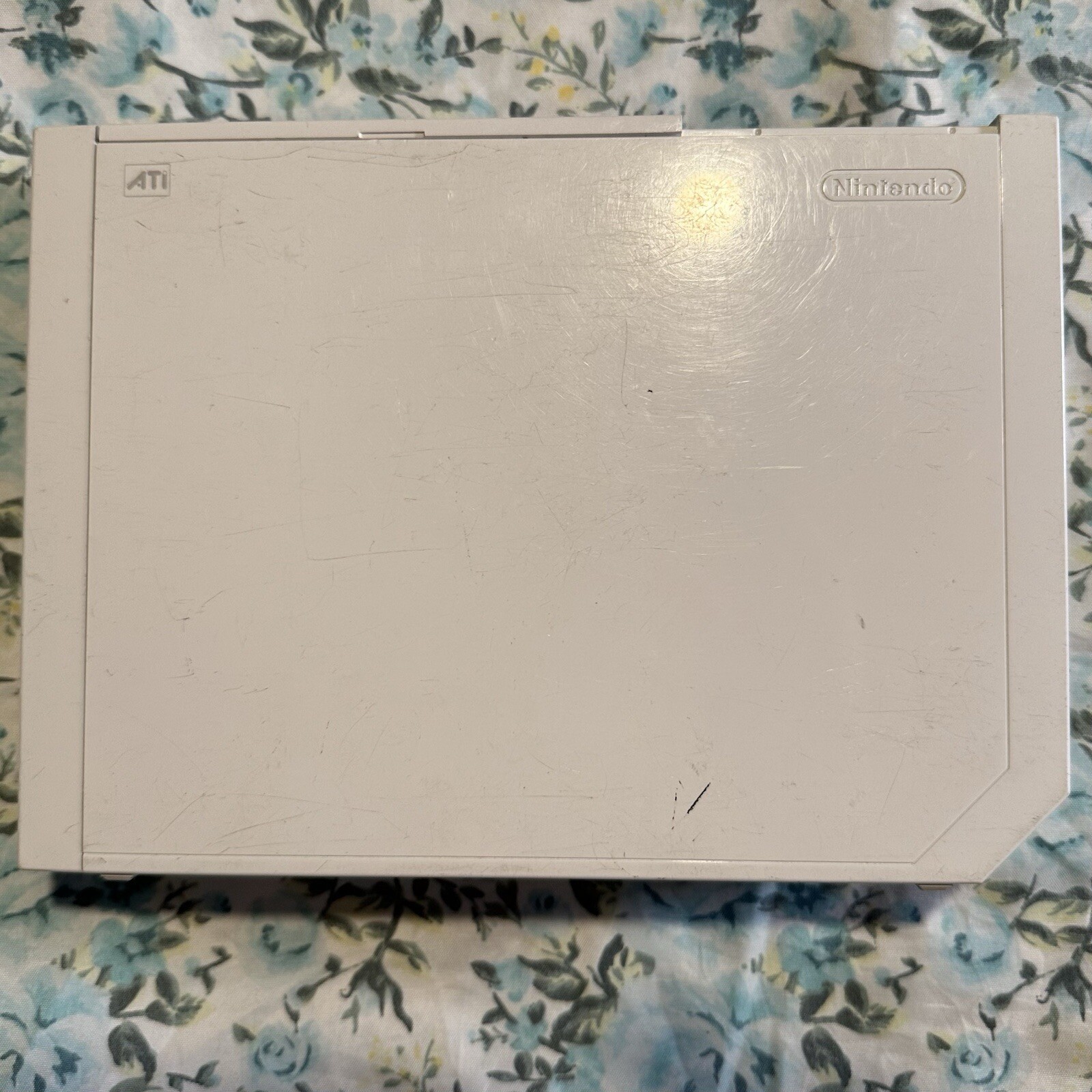 Nintendo Wii RVL-001(USA) 512 MB Home Console – White Bundle