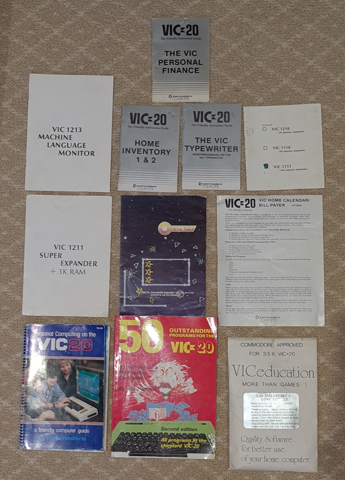 Commodore Vic 20 Boxed VINTAGE BUNDLE VIDEO AND COMPUTER GAME NOSTALGIA RARE