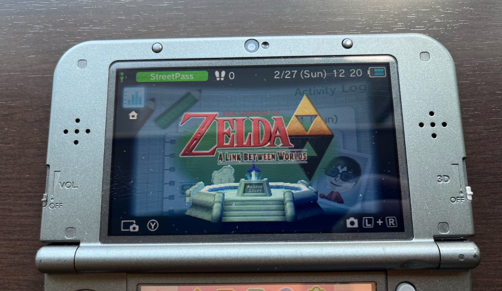 Nintendo New 3DS XL, includes Zelda Link Between Worlds, Some Flaws Scratches