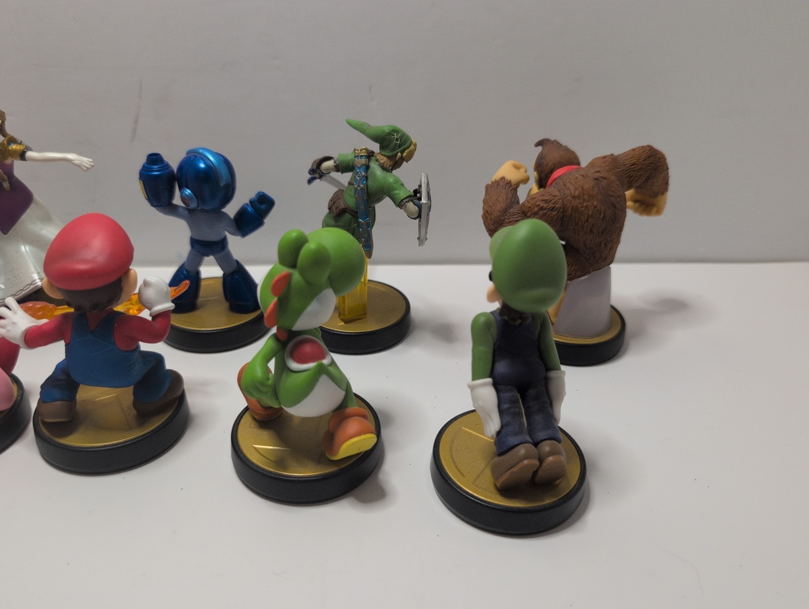 Nintendo Amiibo Lot of 10 Mario Luigi Zelda Link Kirby Yoshi DK Fox Mega Man