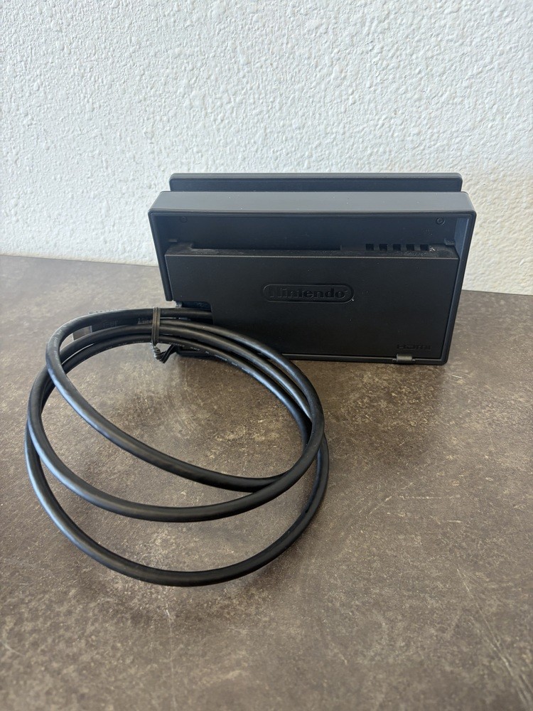 NINTENDO SWITCH HAC-001(-01) WITH GRAY JOY CON DOCK