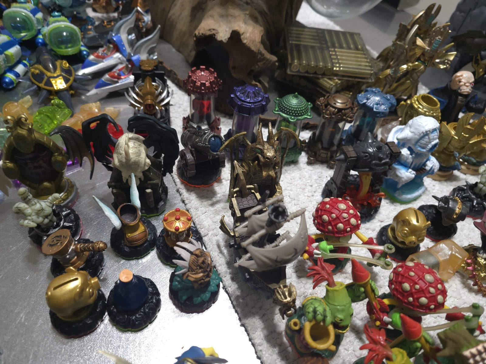 HUGE Skylanders Lot 100+ Figures WORKING GREAT NO RETURNS ACCEPTED