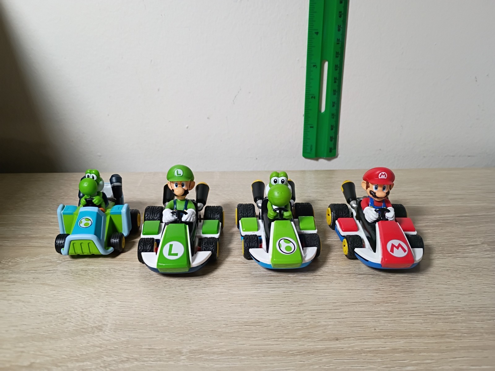 4-PK SUPER MARIO KART Carrera Pull-Back Racers 3″ Lot Yoshi Luigi Mario Jakks