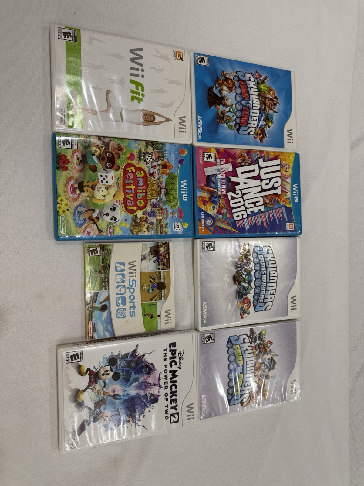 Nintendo Wii U 32GB Console and Game pad Sound Bar Bundle Controllers And Games