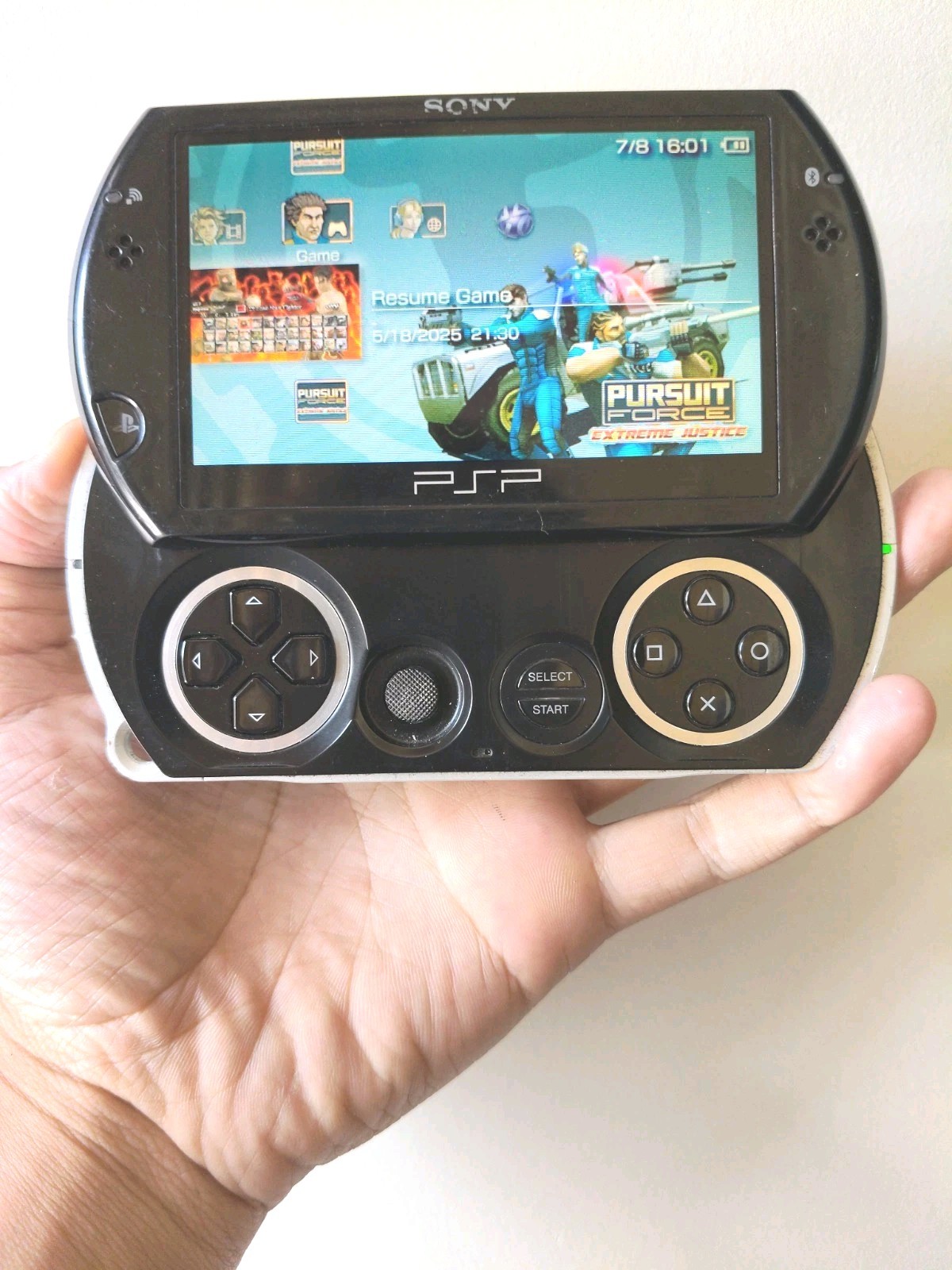 Sony PSP Go PlayStation Portable Go Piano Black PSP-N1001 Console