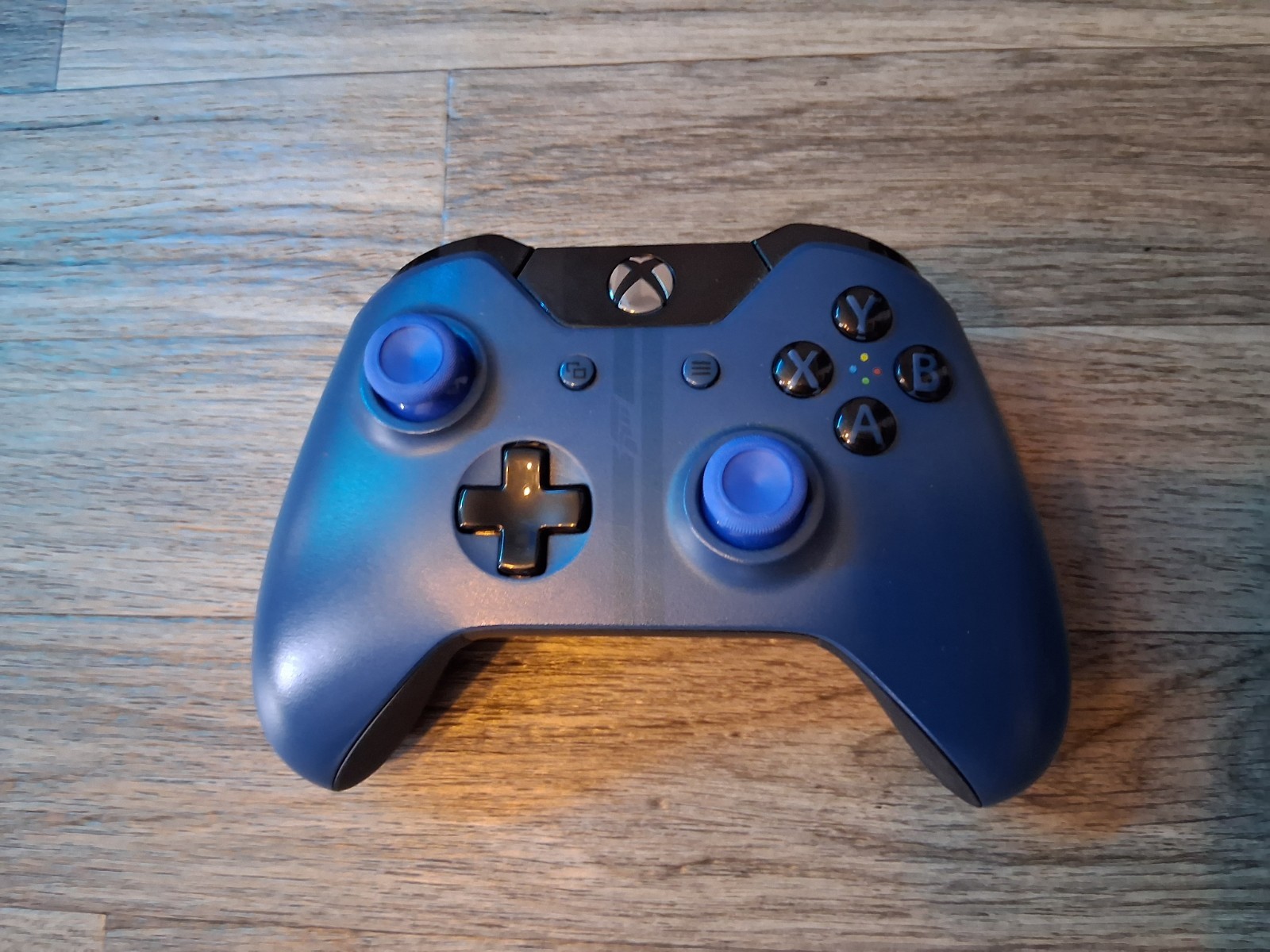 Xbox One 1TB Console Forza Motorsport 6 Special Edition Blue Tested
