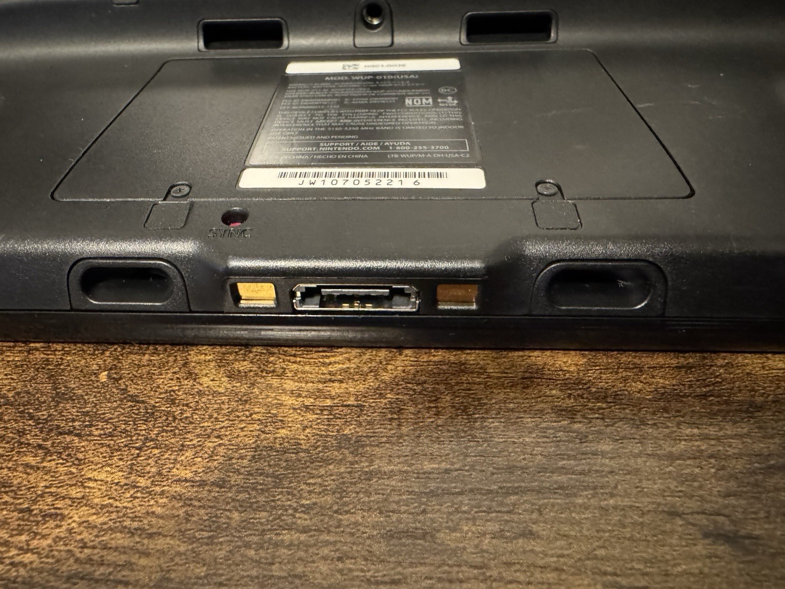 Nintendo WUP-010 Gamepad – BLACK. FOR PARTS. POWERS ON, Screen Damage