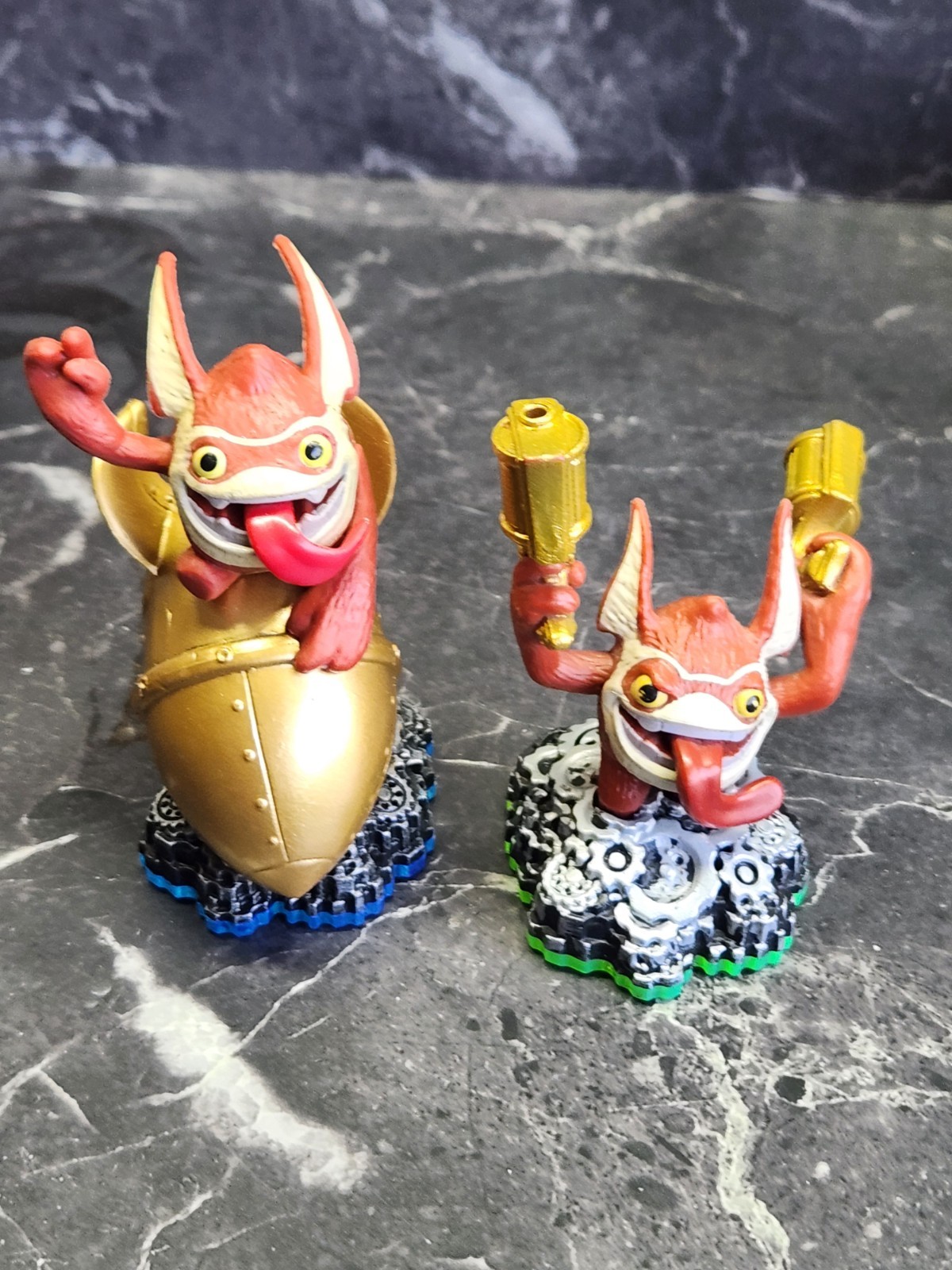 Skylanders Activision Collectible Action Figure Lot Assorted 30 + 3 Portals/card