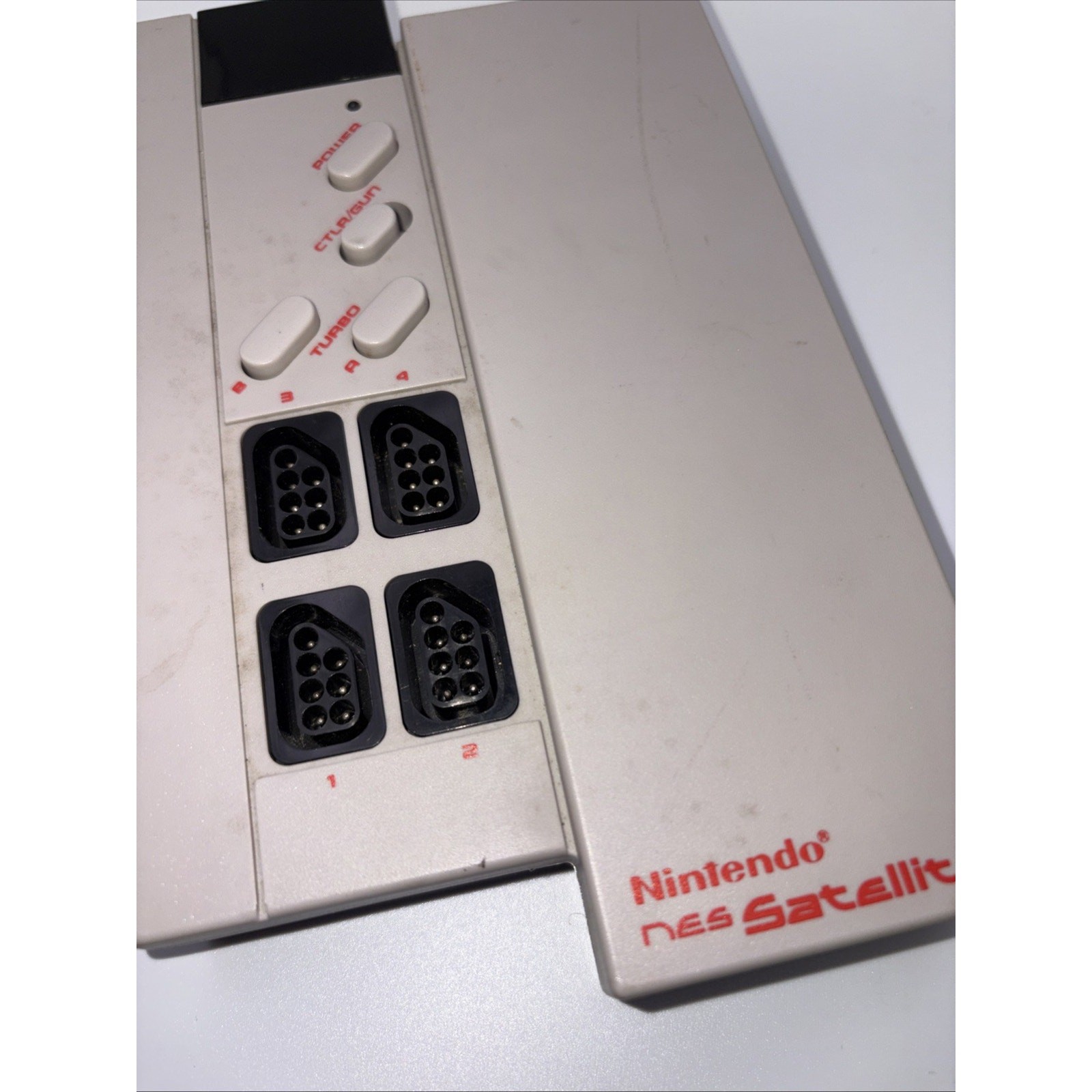 NES Satellite (Nintendo 1989)4 Player OEM Transmitter & Receiver