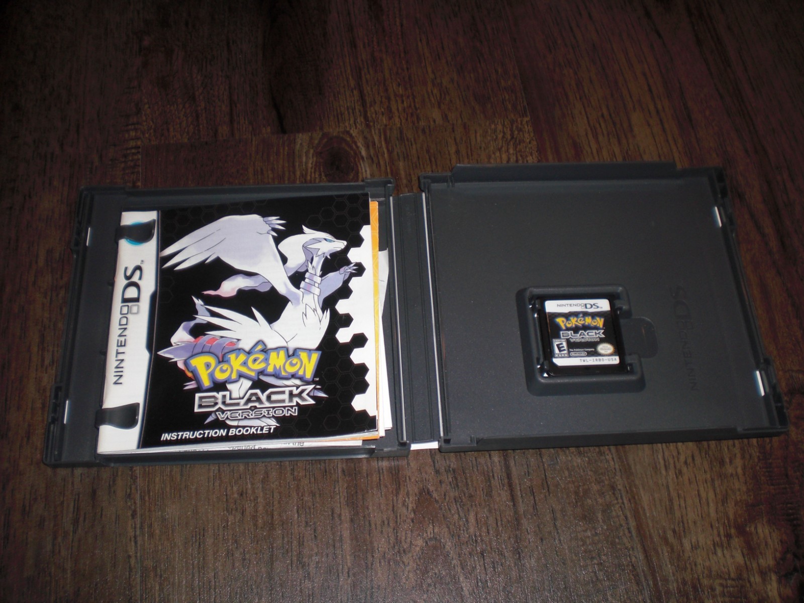 Pokemon Black Version 1 AUTHENTIC GENUINE Nintendo DS 3DS 2DS XL COMPLETE CIB