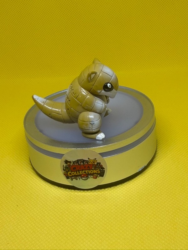 Nintendo Sandshrew Pokémon Figure Tomy 1997 VINTAGE