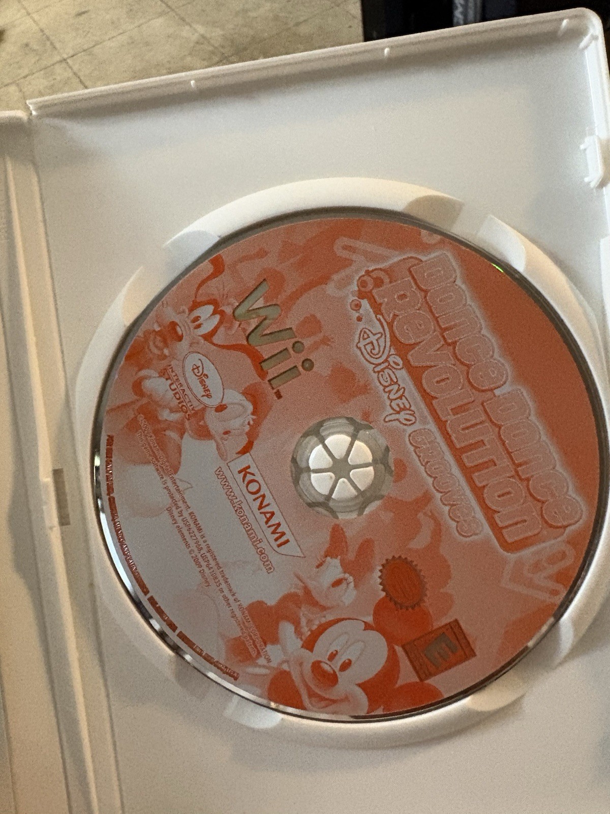 Dance Dance Revolution: Disney Grooves (Nintendo Wii, 2009) Complete w/ Manual