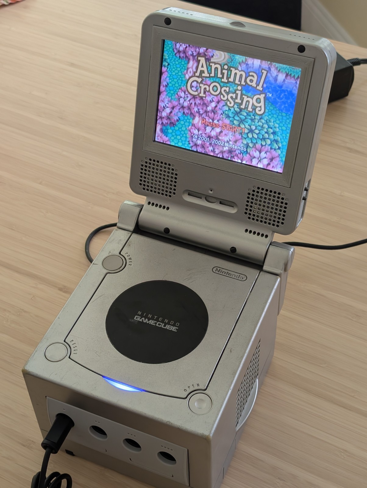 GameCube Intec Screen Silver – New Screen – 640×480 – Totally Remade