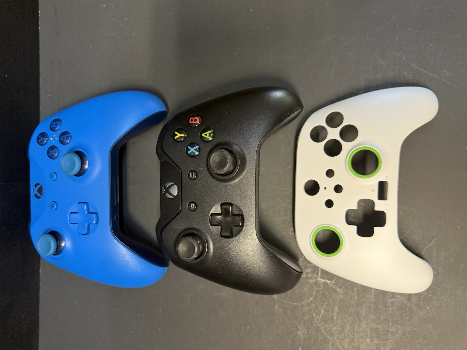 Microsoft Xbox Series X|S Wireless Controller 2 – Shock Blue & Black & Cover