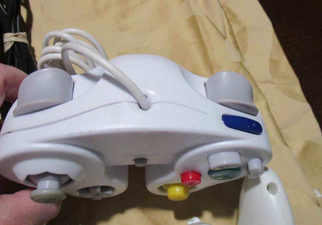 LOT 6 Unbranded Handheld Nintendo Gamecube Controllers White Black Silver Orange