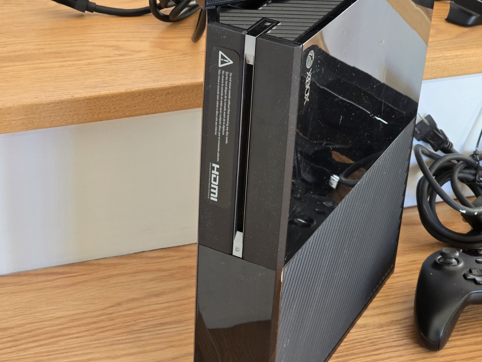 Microsoft Xbox One Bundle Model 1540 w/ Kinect 1520 Pwr Supply Cntrl + Headset