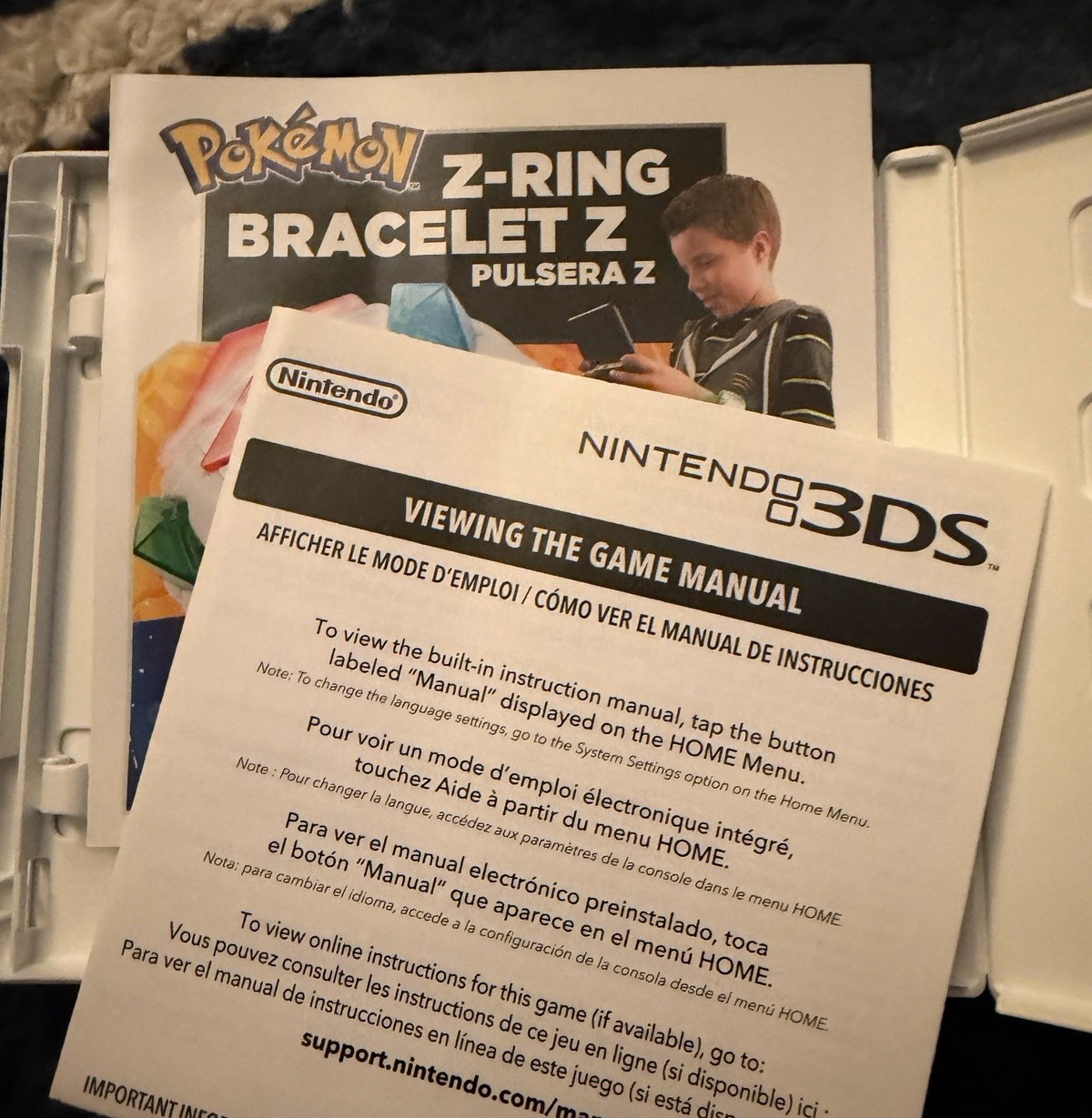 Pokémon Moon For Nintendo 3DS! In Case with Book!