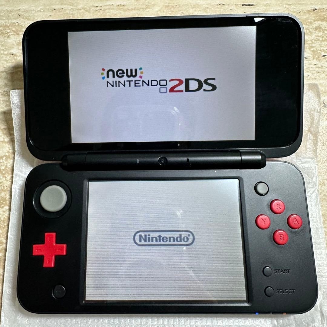 Nintendo New 2DS LL Mario Kart 7 Pack Complete in Box Near Mint 6923