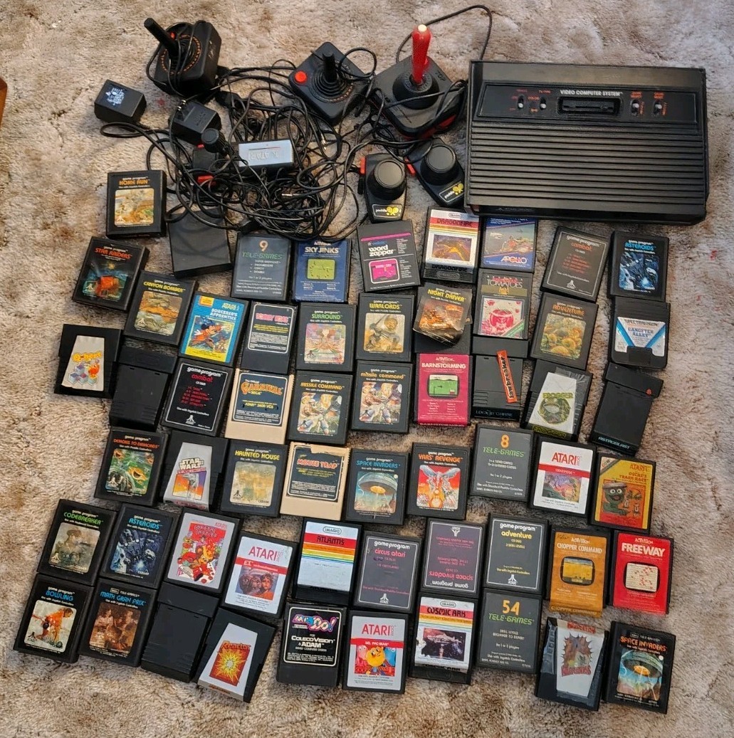 USED UNTESTED Huge Assorted Atari 50+ Video Game Console & Game Lot 80s Joystick