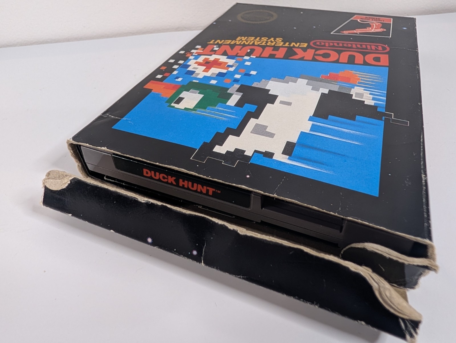 Duck Hunt – Nintendo NES, Complete In Box, 5 Screw, Hang Tab, OEM Mint Cartridge