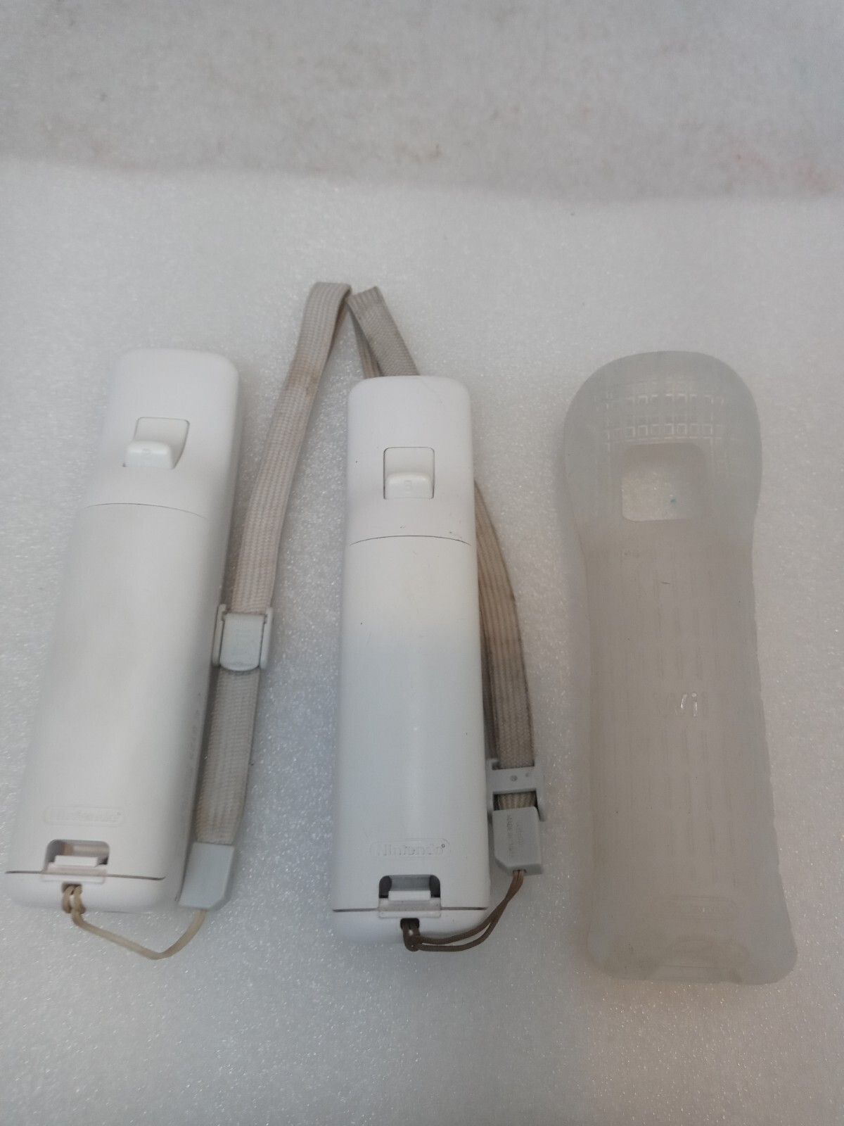 Nintendo OEM Wiimote Remote White Motion Plus Controller Official Tested x2