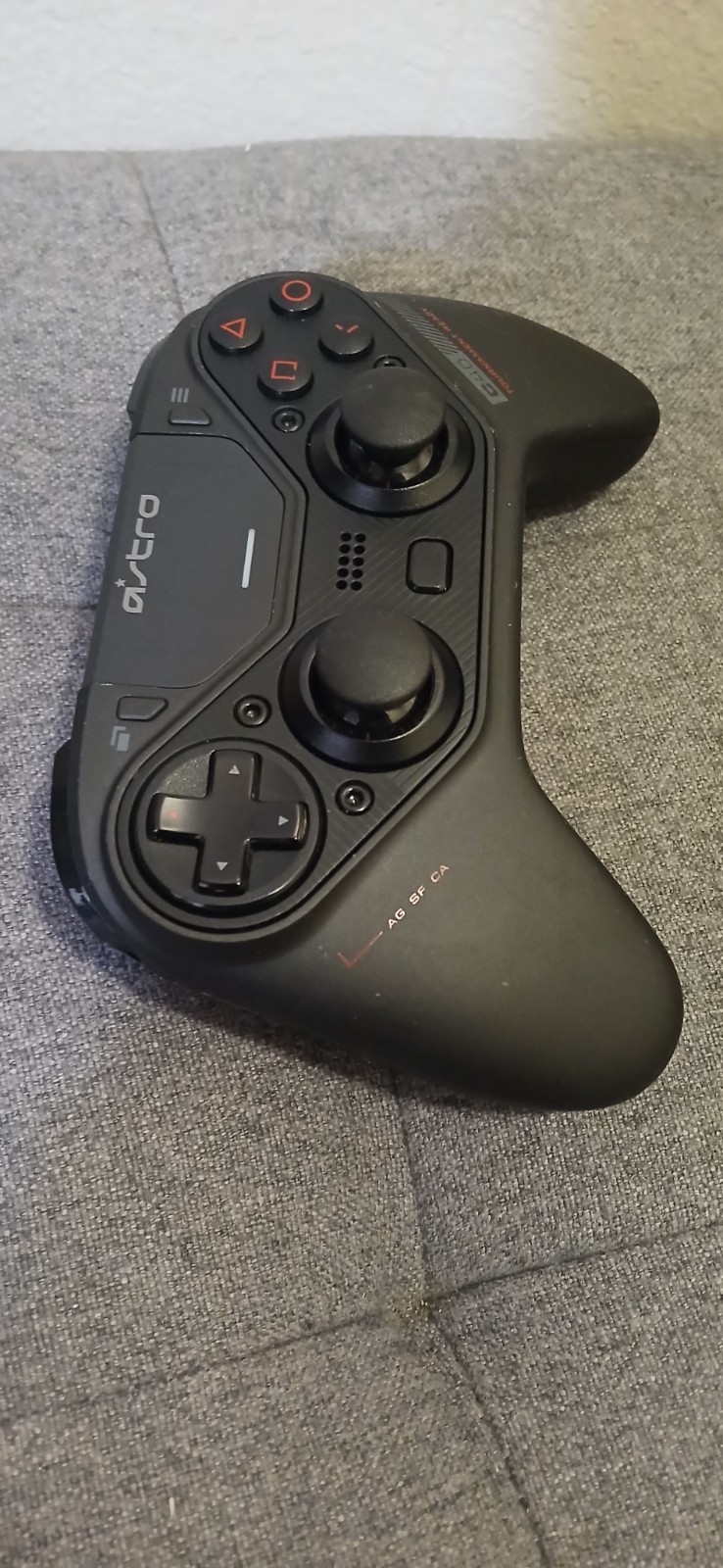 Astro Gaming C40 TR Wireless Controller Playstation 4. NO USB DONGLE/RECEIVER.