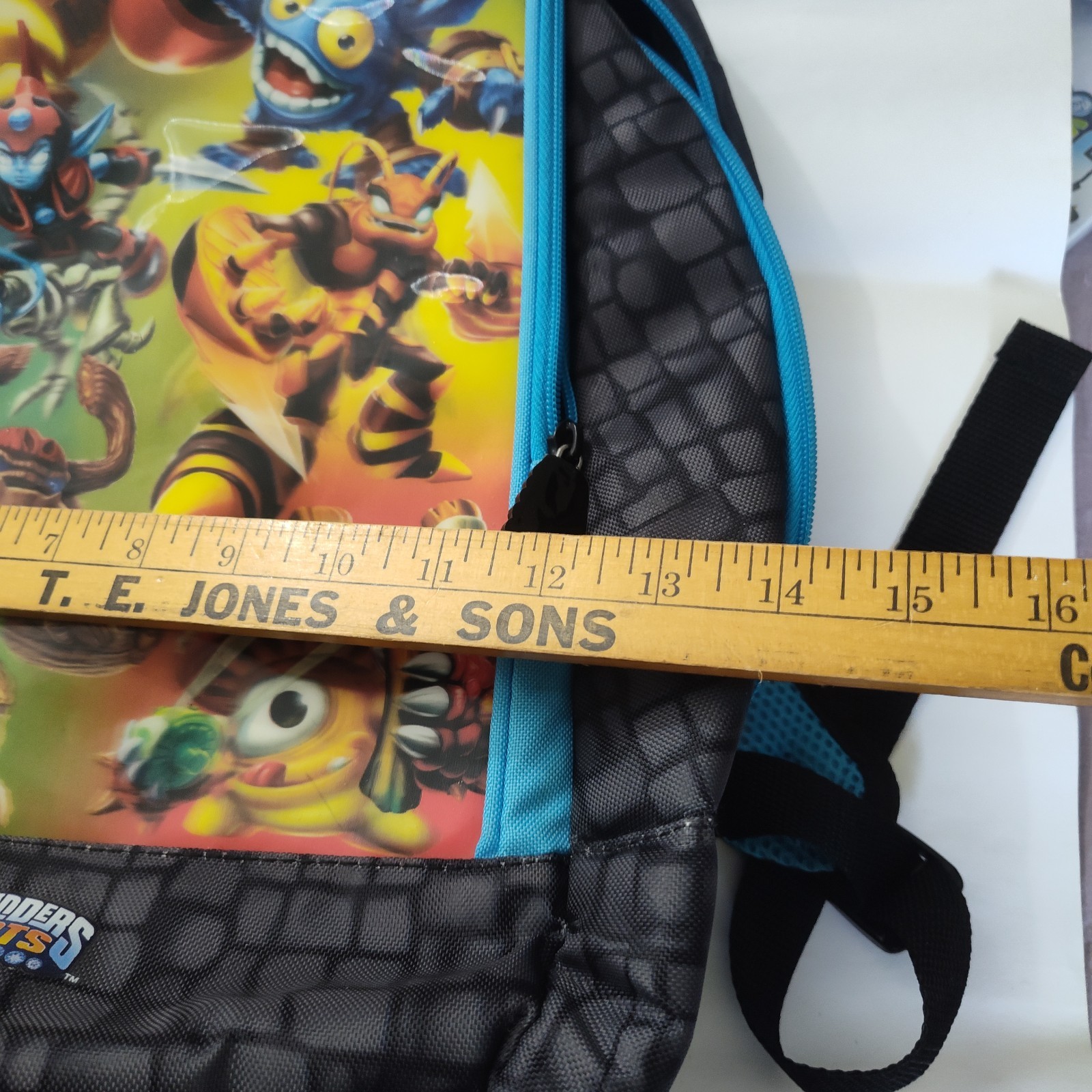 Skylanders Giants Carry CaseBack Pack Bag Figures Ignitor Pop Fizz Lot Of 6