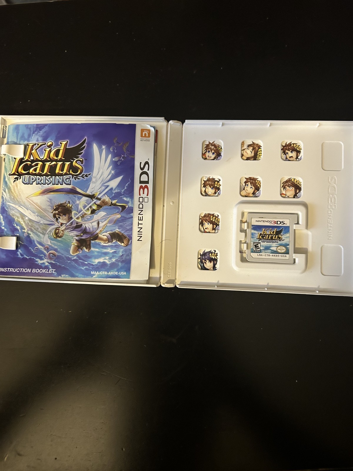 Kid Icarus Uprising (nintendo 3DS, 2012)