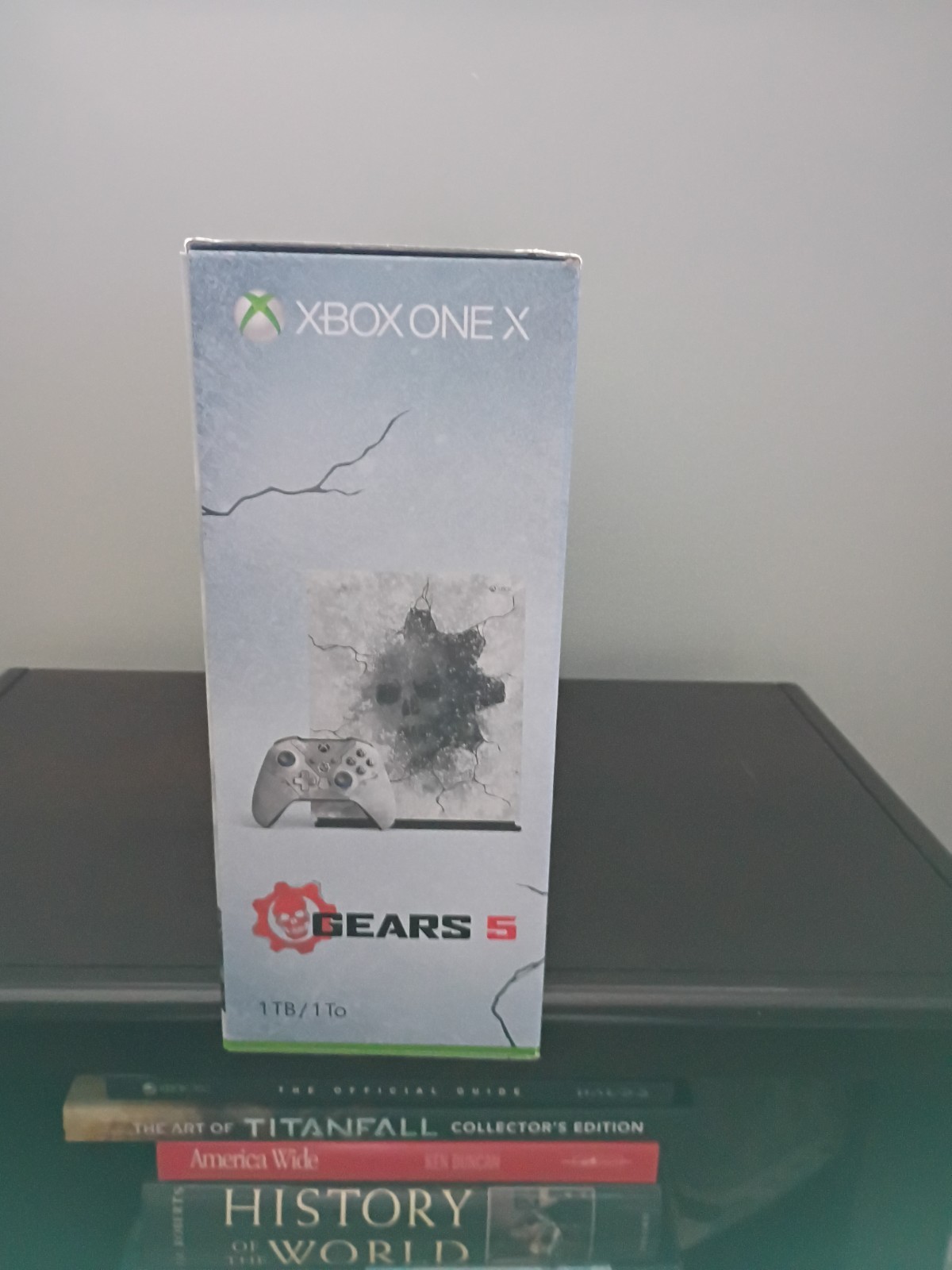 Xbox One X 1TB Gears 5 Limited Edition Console Bundle + Gears 5 Charger. Mint