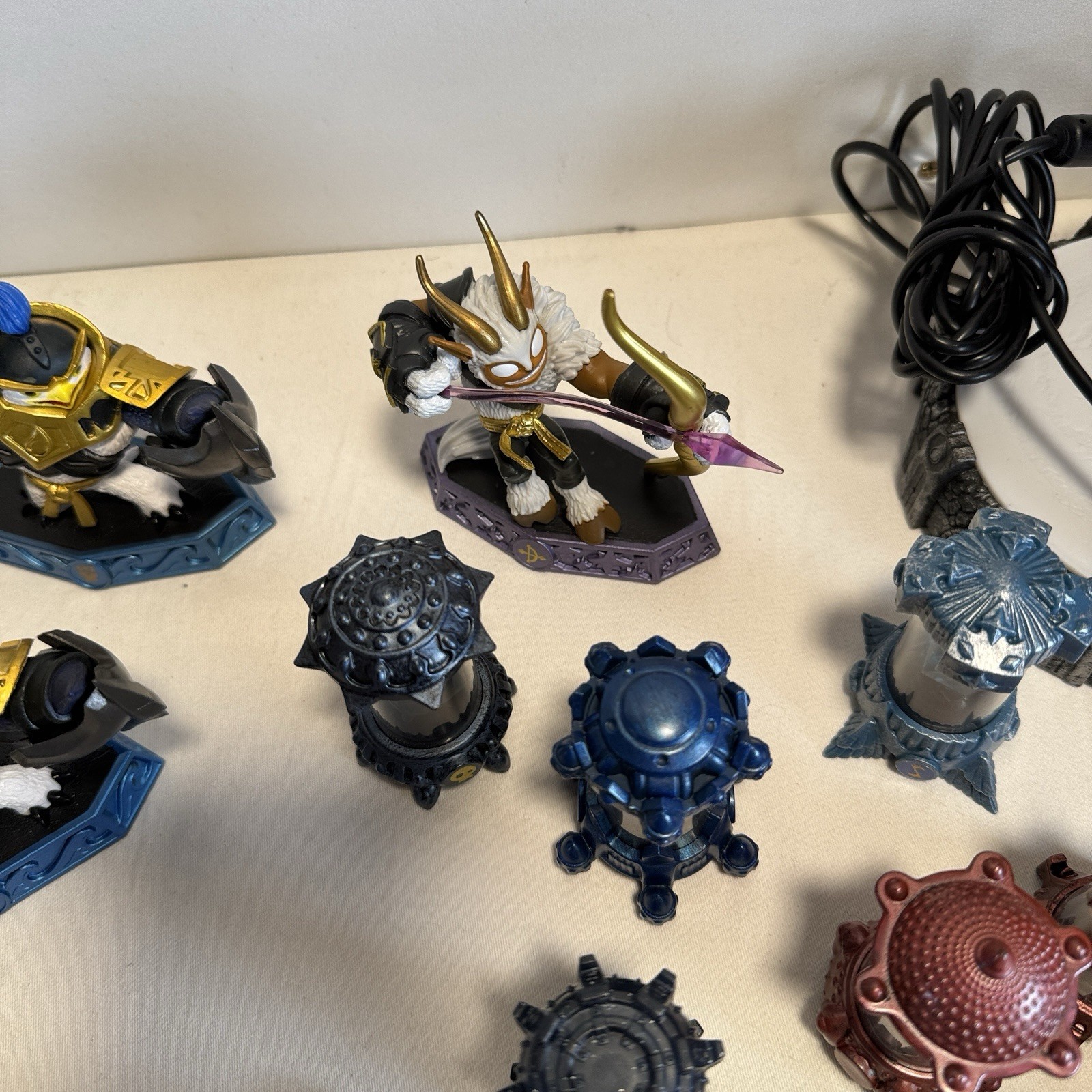 Activision Skylanders Character Figures 90 With Portal Crystals And Keys!