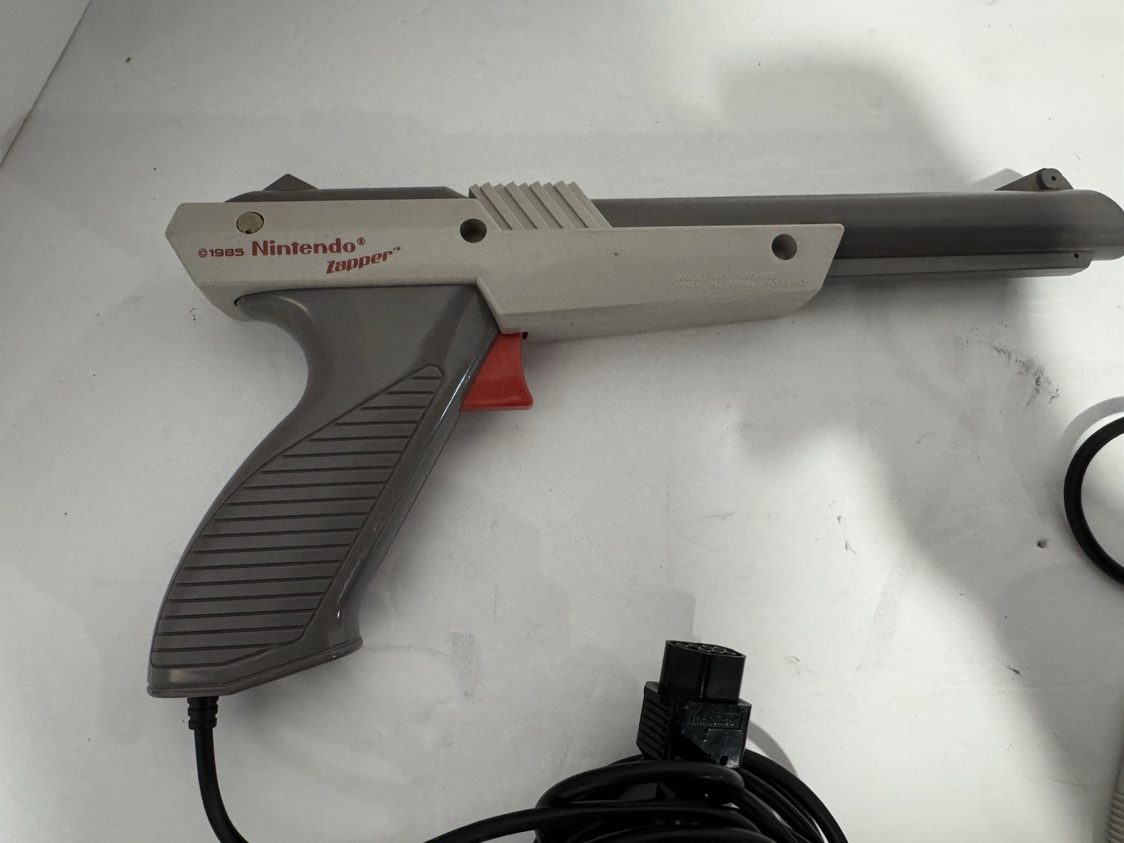 Vintage Nintendo NES Zapper Light Gun&NES Max Turbo Controller Lot-Tested Works