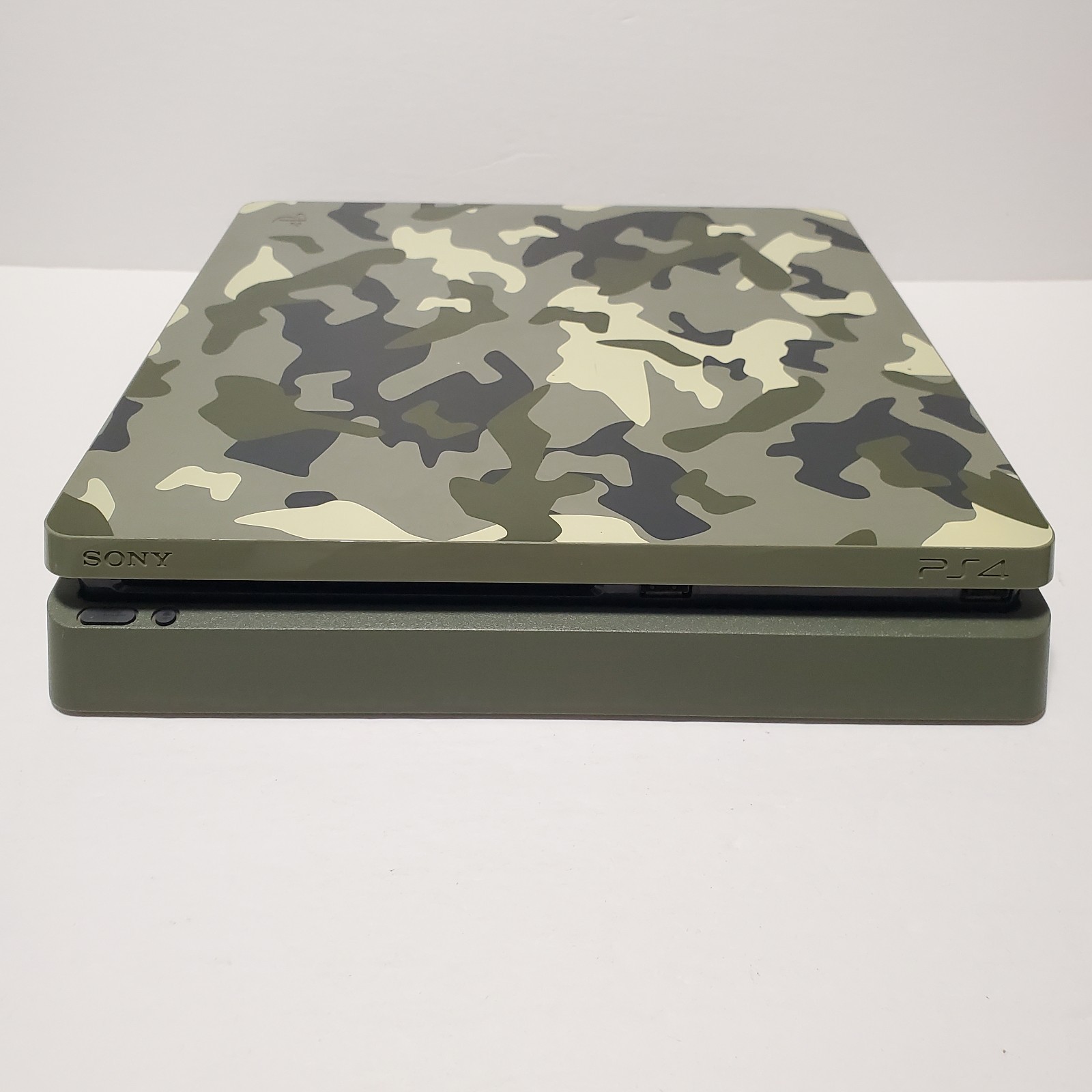 PS4 Slim Call of Duty: WWII Limited Edition 1TB Green Camouflage – Console Only