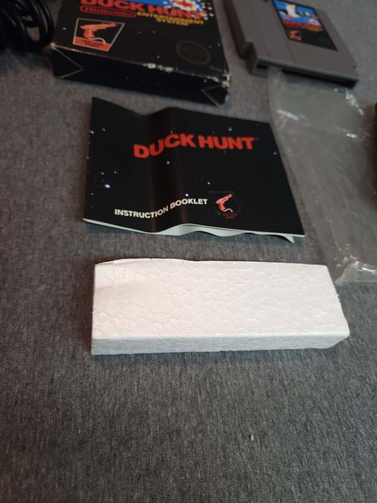 Duck Hunt NES Nintendo Entertainment 5-Screw, Unpunched Black Box!!READ
