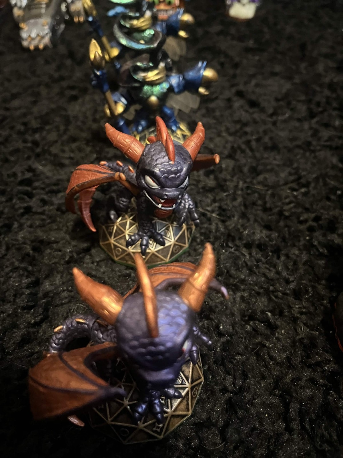 45 Skylander figures! 5 Magic items and 2 vehicles (Good condition and working!)