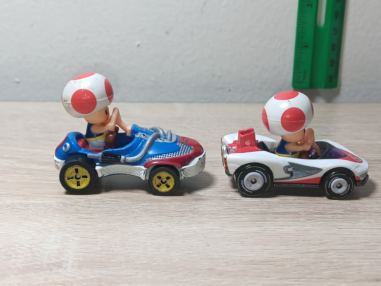 4-PK TOAD + TOADETTE Super Mario Kart Hot Wheels P-Wing Birthday Girl Sneaker