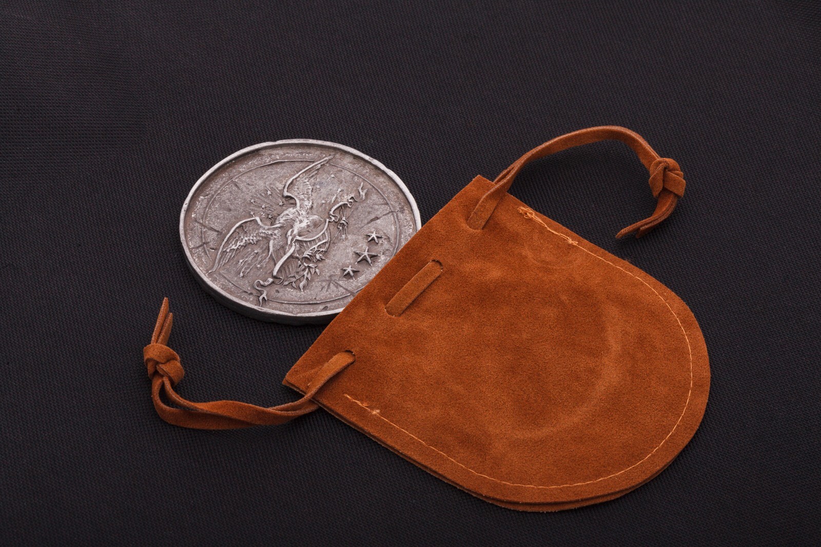 Assassins Creed 3 III Join Or Die Freedom Edition Coin Medallion with Pouch